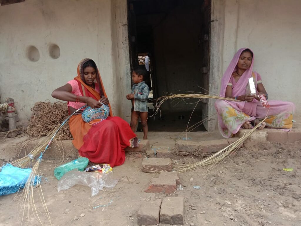 making crafts from waste