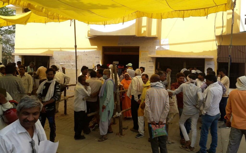 in-varanasi-gathering-crowd-for-withdrawal-of-nomination